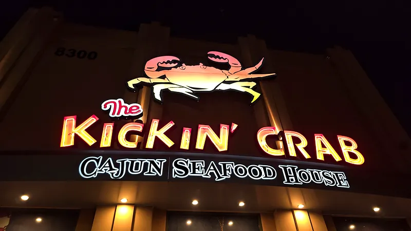 Front-lit channel letters for The Kickin' Crab in Avondale, AZ by Win Signs